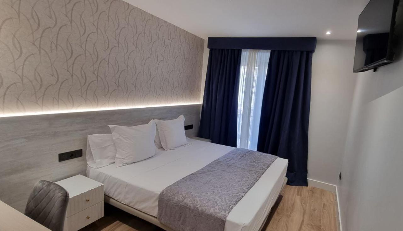 Ch La Petite Maison - Boutique - Madrid Eksteriør billede