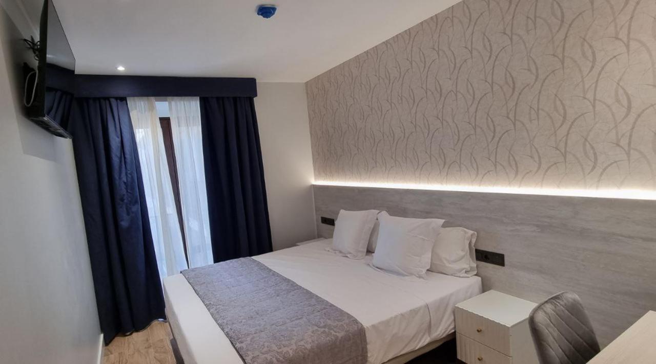 Ch La Petite Maison - Boutique - Madrid Eksteriør billede