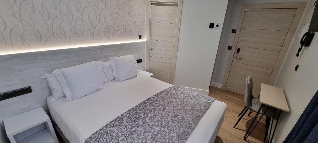 Ch La Petite Maison - Boutique - Madrid Eksteriør billede