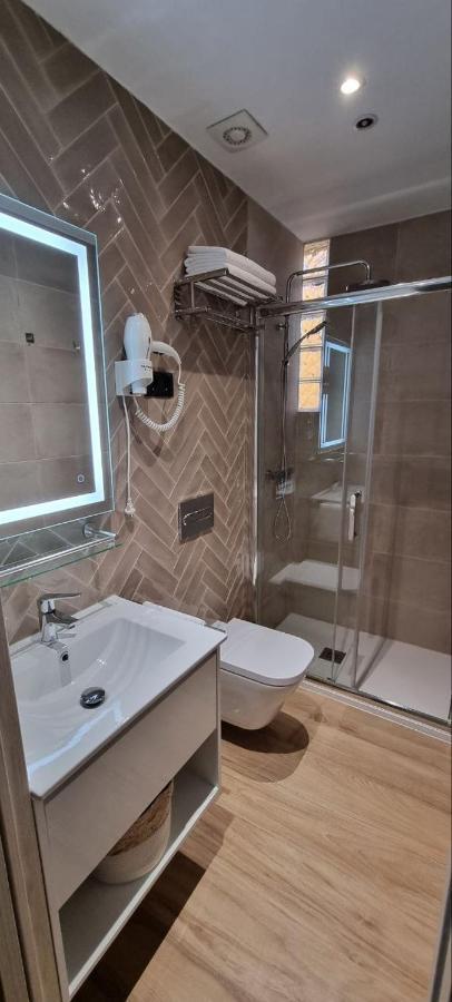 Ch La Petite Maison - Boutique - Madrid Eksteriør billede