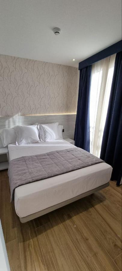Ch La Petite Maison - Boutique - Madrid Eksteriør billede